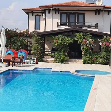 Villa Beautiful 4-Bed Villa Private Pools