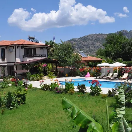 Villa Beautiful 4-Bed Villa Private Pools