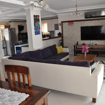 Beautiful 4-Bed Villa Private Pools Villa