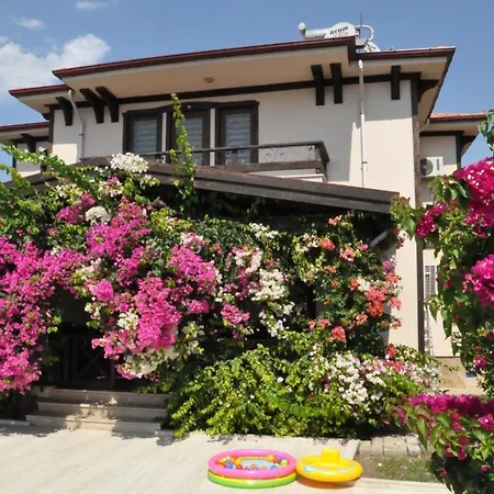 Beautiful 4-Bed Villa Private Pools Villa