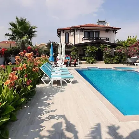 Villa Beautiful 4-Bed Villa Private Pools