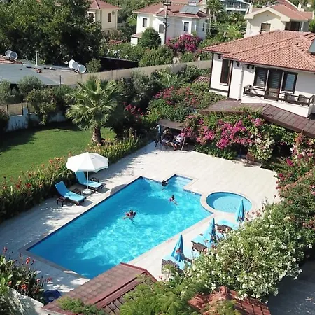 Beautiful 4-Bed Villa Private Pools Βίλα *